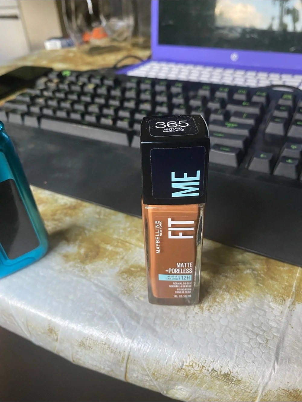 Maybelline Fit Me Matte + Poreless Foundation - Warm Tan / Black Cap